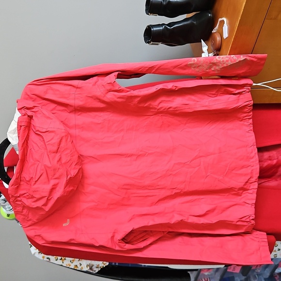 Lolë - Red Hooded Rain Jacket - Size Large - Picture 4 of 5